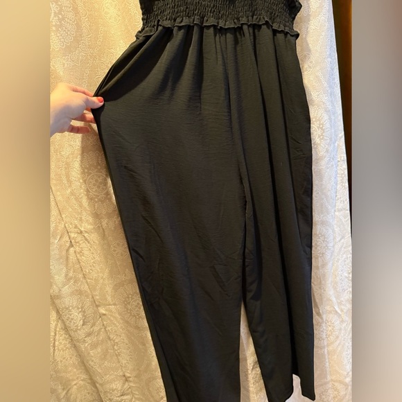 NWOT Black spaghetti strap ruffle v neck wide leg jumpsuit Black M - Picture 11 of 12